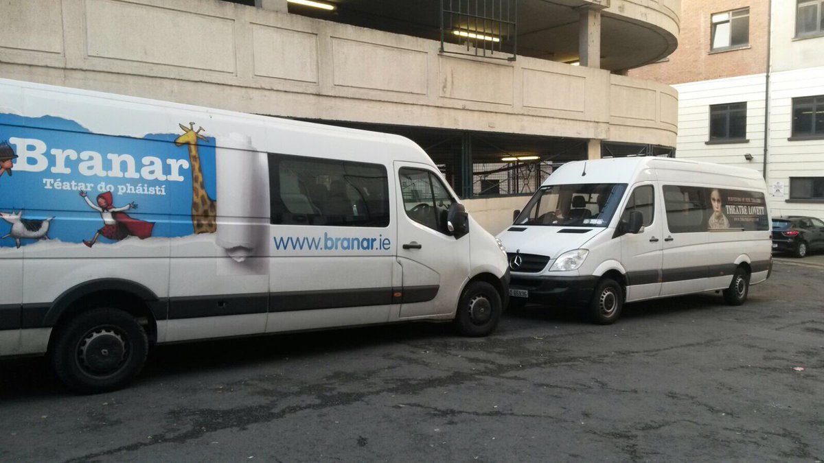 Branarteatar's tweet photo. Don’t you just love October with its children’s Arts festivals , you get  to meet colleagues, &amp; the vans get to meet up @TheatreLovett #tyai https://t.co/wS9zwQmWRz