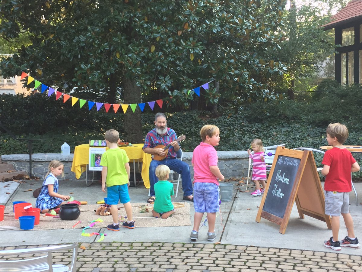 Only 2 Wednesday mkts remain! Join us for dinner and the beer clearing event!