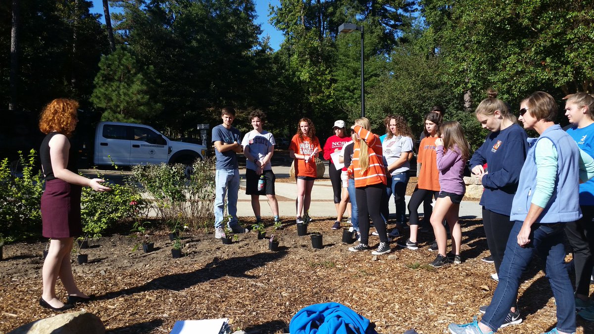 yalpstudents's tweet photo. Olivia Loyack led the pollinator garden today at Lake Raleigh #ncstate #sustainability #studentgrowth @RaleighGov https://t.co/907GdtB34e