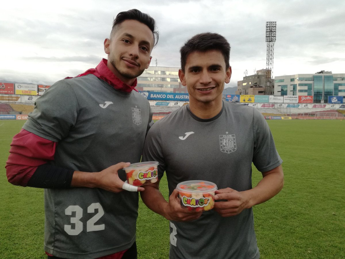 DCuencaOficial's tweet photo. Gracias @chatosfruits por ser el complemento nutritivo de #DCuenca #ChatosLoMejor https://t.co/tFHmEijRV1