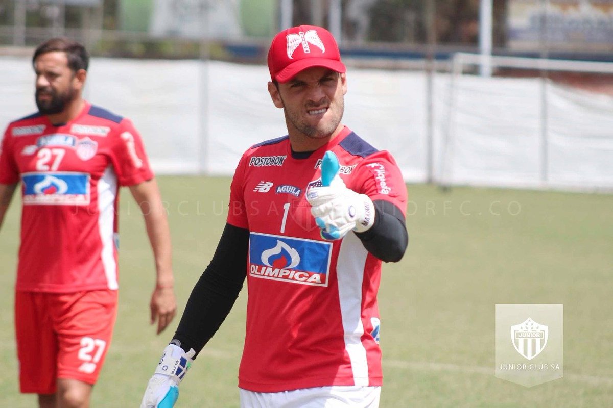 JuniorClubSA's tweet photo. ¡Vamos @sebavierareal !
#TodosSomosJunior
#VamosJunior🔴⚪🔵 https://t.co/E84GjRFlP0