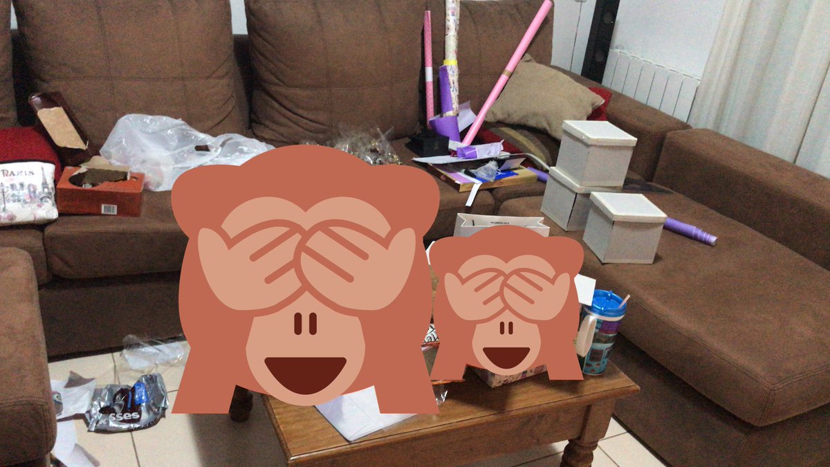 GuilleIrurtia's tweet photo. El estado d mi casa 🙄  @meligarat @MundonickLA @NicolasRiedel #Boxine #CandeMolfeseTrendy #SofiMorandiIG #HeidiBienvenidaACasa #KCAArgentina https://t.co/BN6427pc2Q