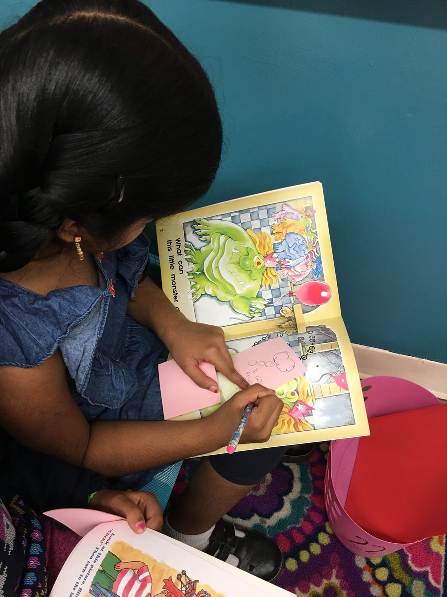 mrscooper36's tweet photo. Using post-its to show our thinking as we read! @LincolnSchool8 https://t.co/LDaCM6lBL0