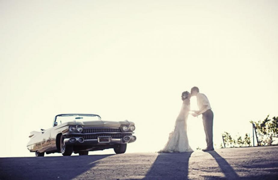 LatestWedding's tweet photo. 10 Truly Awesome Wedding Exits - 
https://t.co/iAguTYyTV9 #weddings https://t.co/TTb4edgyLC
