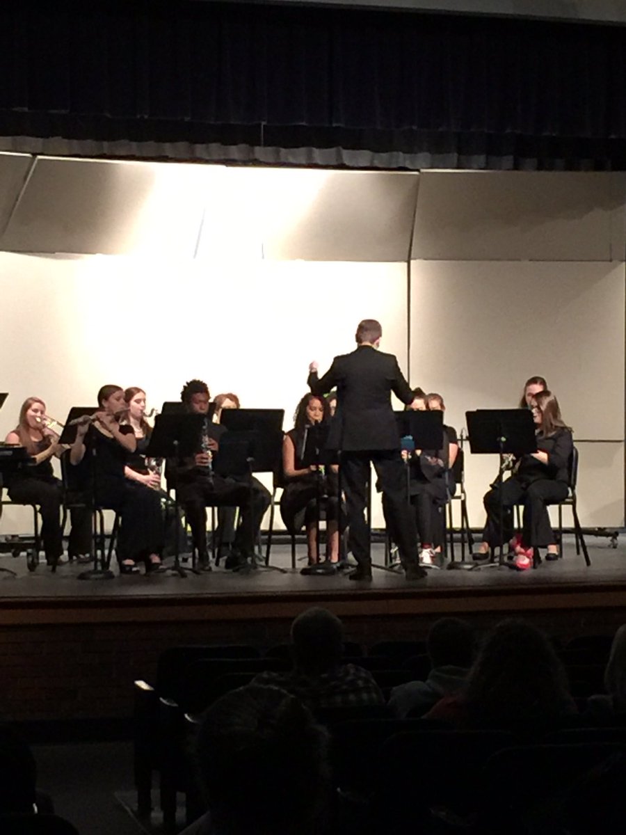 CAltemueller's tweet photo. #ehsband #greatperformance @ElkinHigh @elkinsupt @mrsburtona @brosenbalm https://t.co/k9svFFPtux