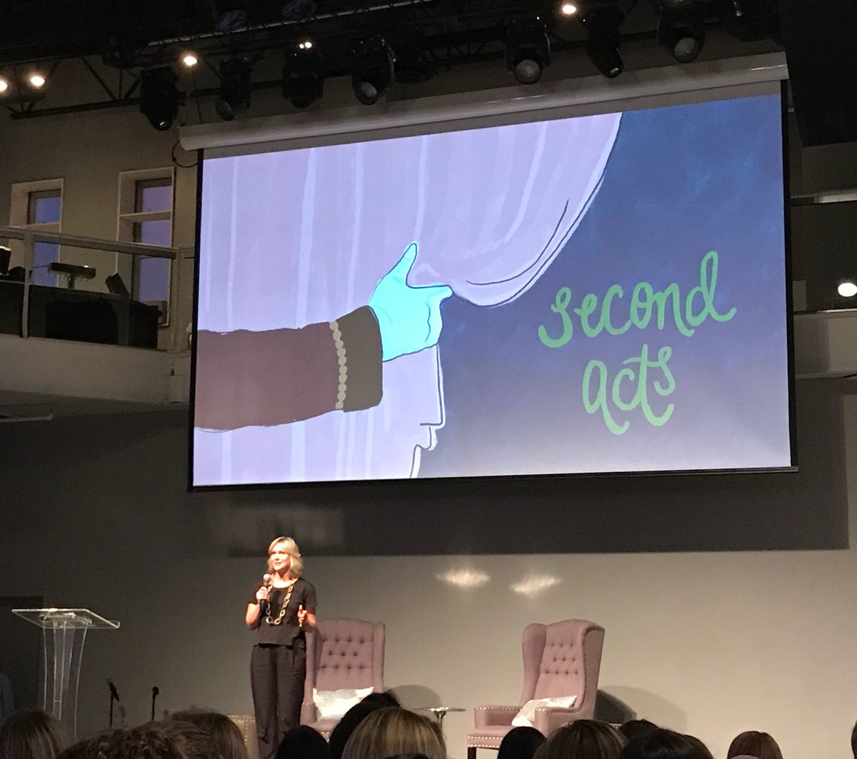 carmichaellynch's tweet photo. “U can create ur own catalyst. U have 2 say yes 2 opportunities that r scary 2 find ur 2nd act” @sennandsons @MPLSMadWomen #MWCreators https://t.co/n8tCOq22e0