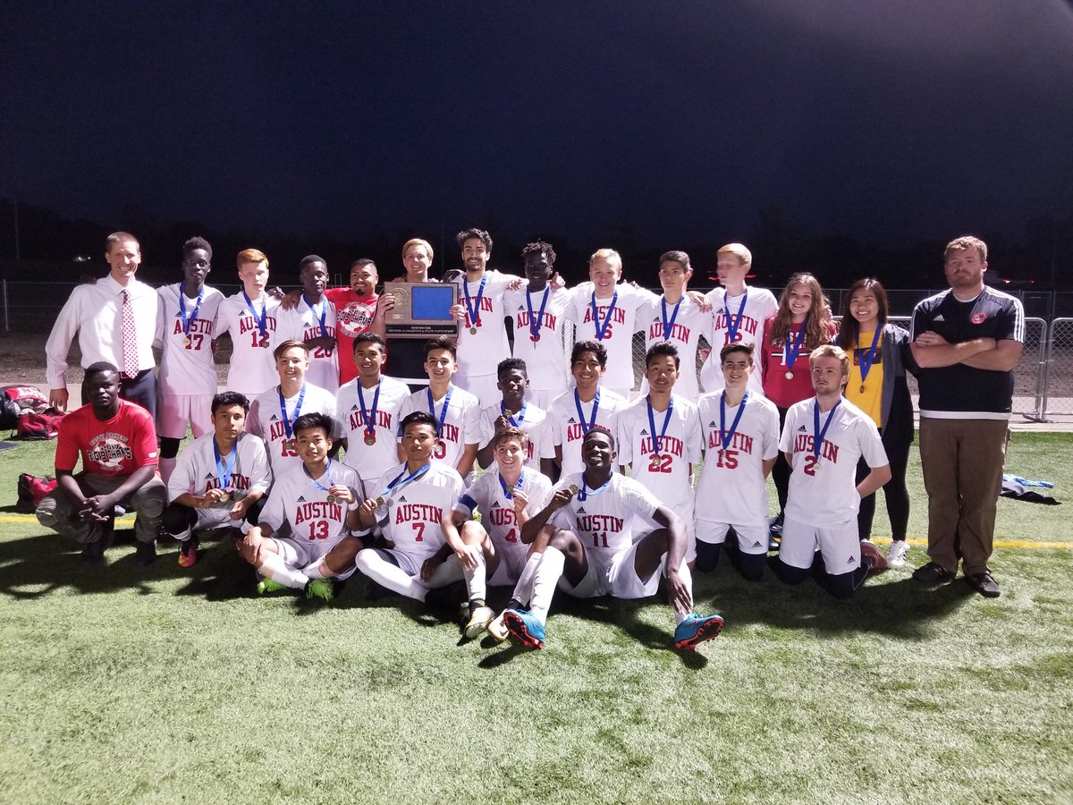 isd492soccer's tweet photo. Here's this year's team! State-bound! https://t.co/NrMRXJXmzk