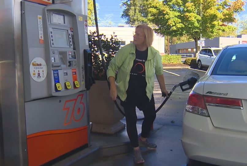 komonews's tweet photo. State mulls ditching gas tax for pay-by-mile tax: https://t.co/rcempaGRQv https://t.co/rQHTfZewU7