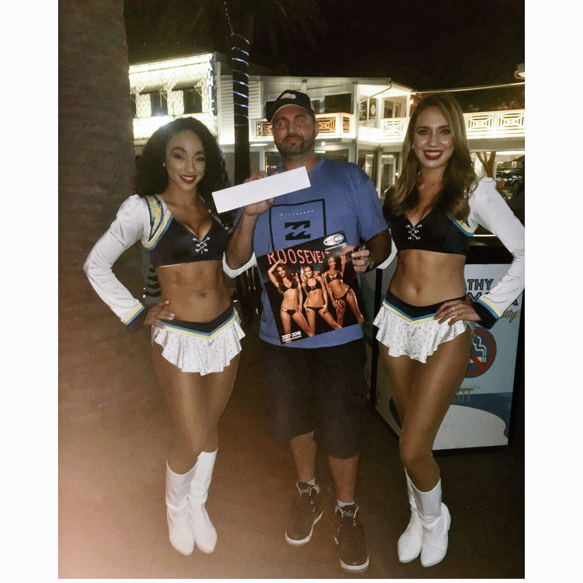 Congratulations to our Apple Watch winner last night! Come into Sharkeez next Monday for your chance to win a 50in tv! #MNF #Sharkeez 🦈🎊🎉