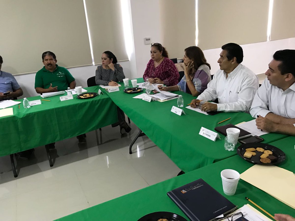 SEDUCampeche's tweet photo. Esta sesión fue encabezada por el subsecretario de Educación Básica, @KohricardoC y la coordinadora del #PEIB, Angélica Guerrero Sasia. https://t.co/ljLKDj01JK