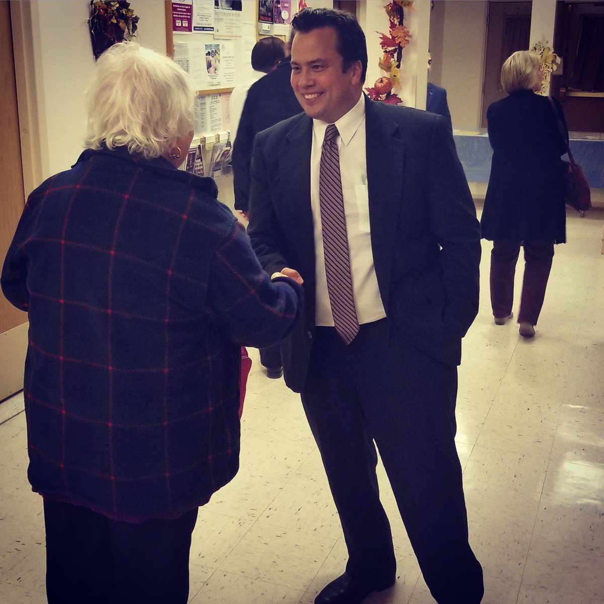 StefanMychajliw's tweet photo. Spent the night greeting taxpayers at the League of Women Voters candidates forum in EA. #LOWV #debate #publicforum #democracy #EastAurora https://t.co/z8x9CGlhmR