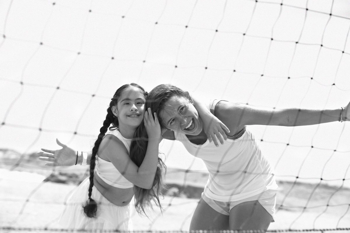 Anny y @pattydiazve son las protagonistas del mes de #Oct en nuestro #CalendarioFDV 2017 😊