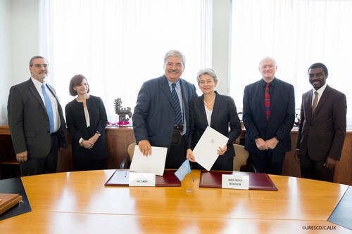 UNESCO's tweet photo. Great news! @UNESCO is joining forces with @ICCROM to protect #culturalHeritage https://t.co/19LHLsXWil #unite4heritage https://t.co/ELvEXodtfI