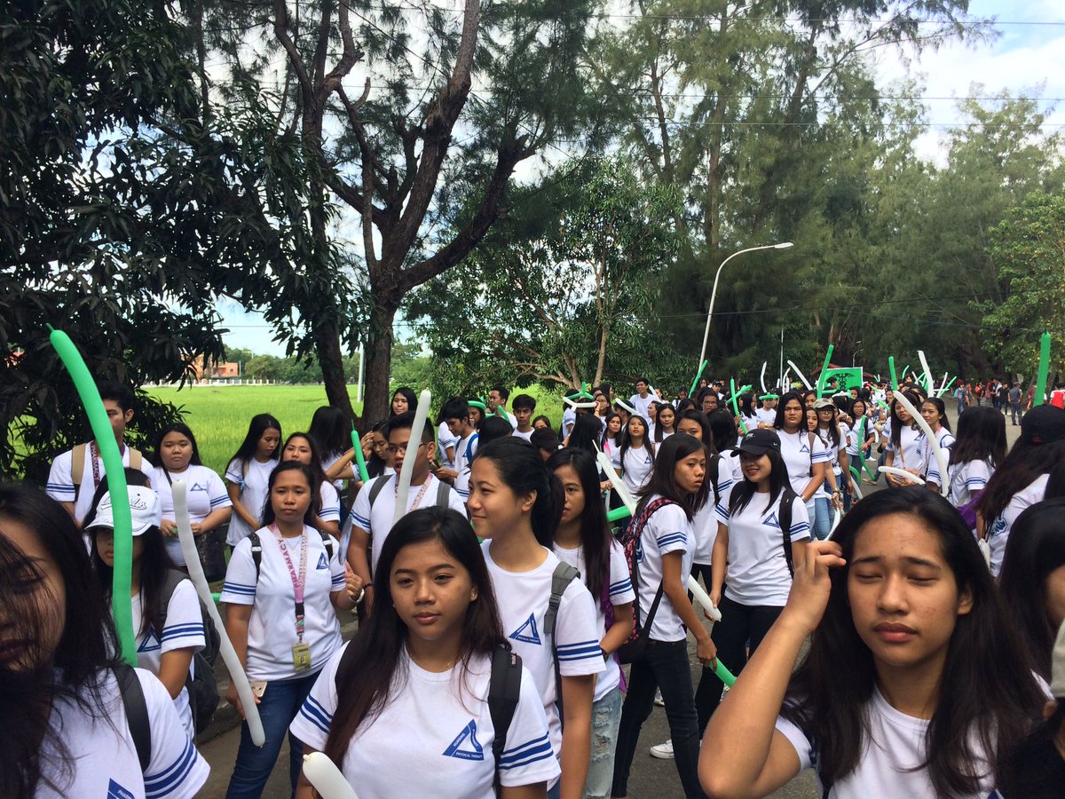 PharmaDramas's tweet photo. Preparing for the parade! #CHSfortheWin https://t.co/cZ5D6gB6h4