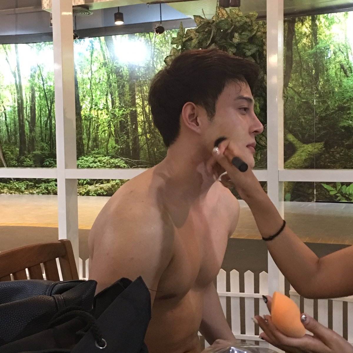 TodPranapong_'s tweet photo. วันนี้พี่ขอถอดเสื้อวันนึงได้ป่าวคะ @aimaf11 #WhatTheDuckTheSereis #รักแลนดิ้ง #NickMo #นิกโม #ต๊อดเอม #เอมคนคูล2017 https://t.co/NEqElg55Ah