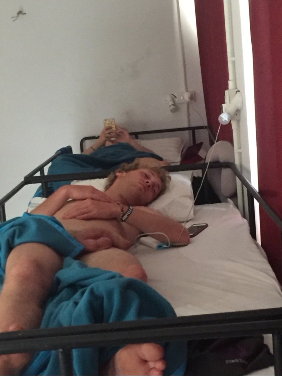 notflawlessmx's tweet photo. Yo quiero ir a este hostel #sleeping #naked #uncut #bigcock #voyeur #exhibitionist #morningwood #sleepingnaked https://t.co/ilvwKXxRV5