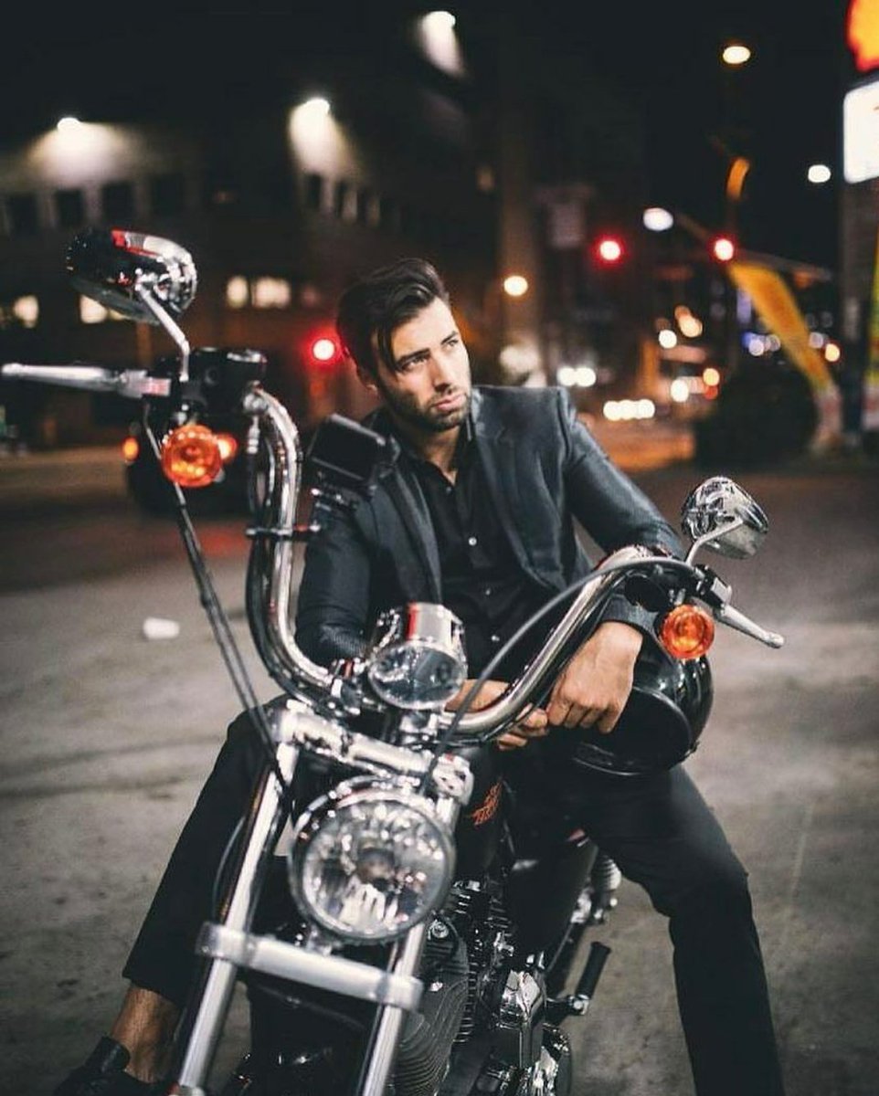 FamOnlineBrasil's tweet photo. Deus como pode ser tão lindo 💙
@jencarlosmusic  #BrasilTeEspera 💙💙 https://t.co/ySEY1h3d6T