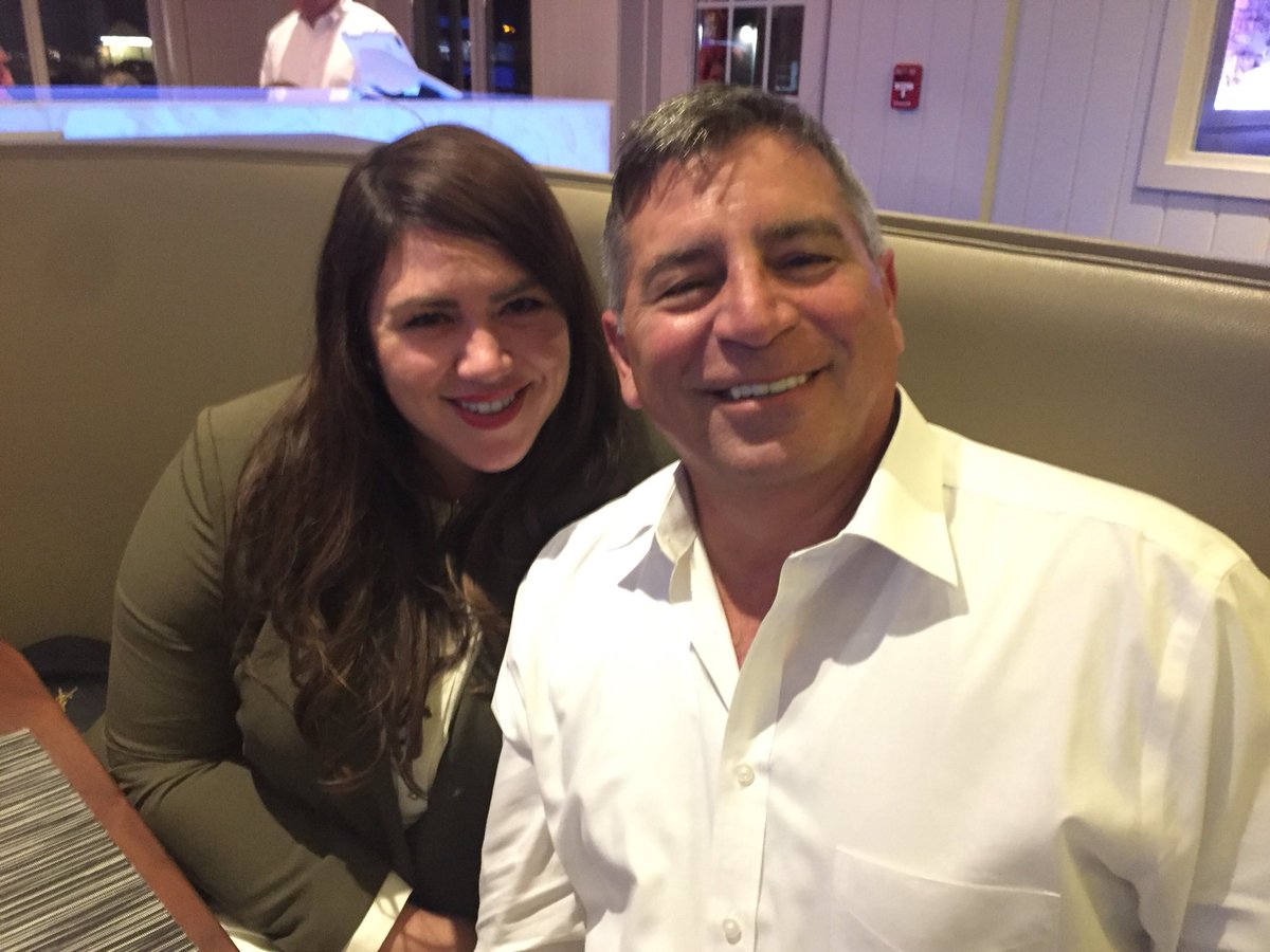 KateBraschayko's tweet photo. <@PrintMediaCentr @PrintPros Look who I found?!> #yourFloridafriend https://t.co/mIi3lchQUz