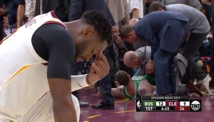 BasketballPics's tweet photo. How every single NBA fan feels about the Gordon Hayward injury... #PrayForGordonHayward https://t.co/8ENcguuPkr