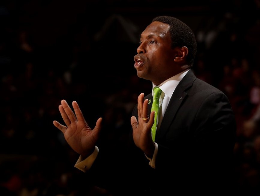 champsforlit's tweet image. CFL’s #Fight4Literacy wouldn’t be possible without our fearless coaches! Check out the CFL Coaches Council here: goo.gl/fctAoD.