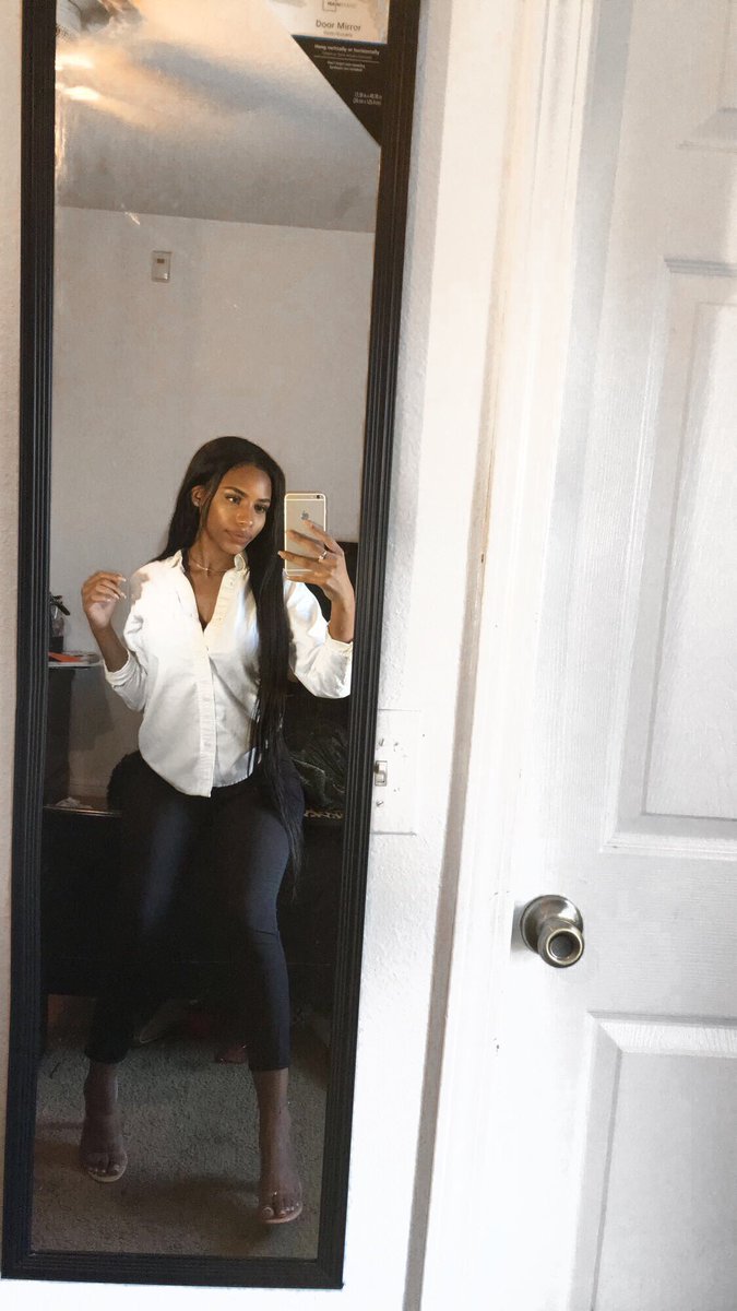 zeevinee's tweet photo. I Swear I look better in person https://t.co/zjqPdQzB84