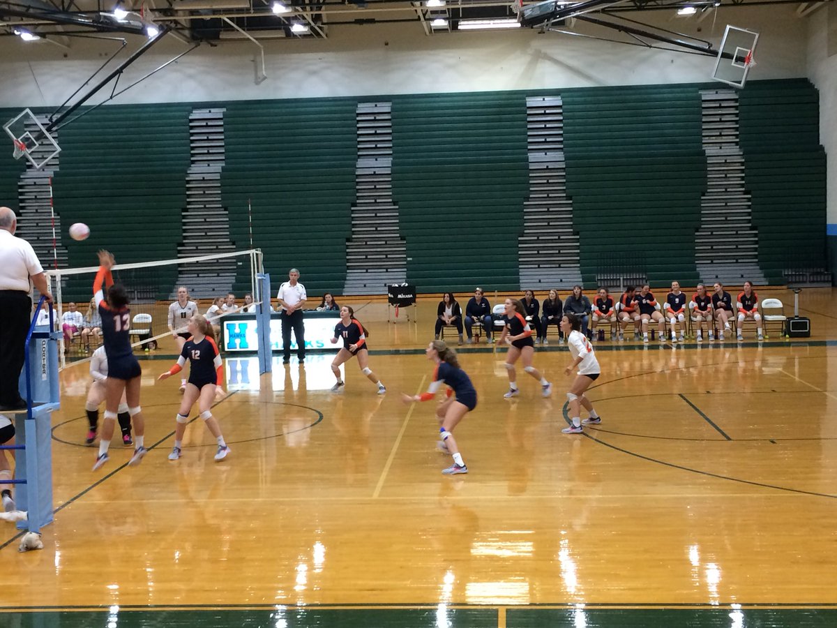 CarolynW618's tweet photo. Hanover Hawks take 3rd set 25-13 from @LD_Girls_Vball. Letโs go #CFeds! Fight harder! @LDHSAthletics @hanoversports #volleyballmom ๐ท๐๐ถ https://t.co/bCFxkZSuir
