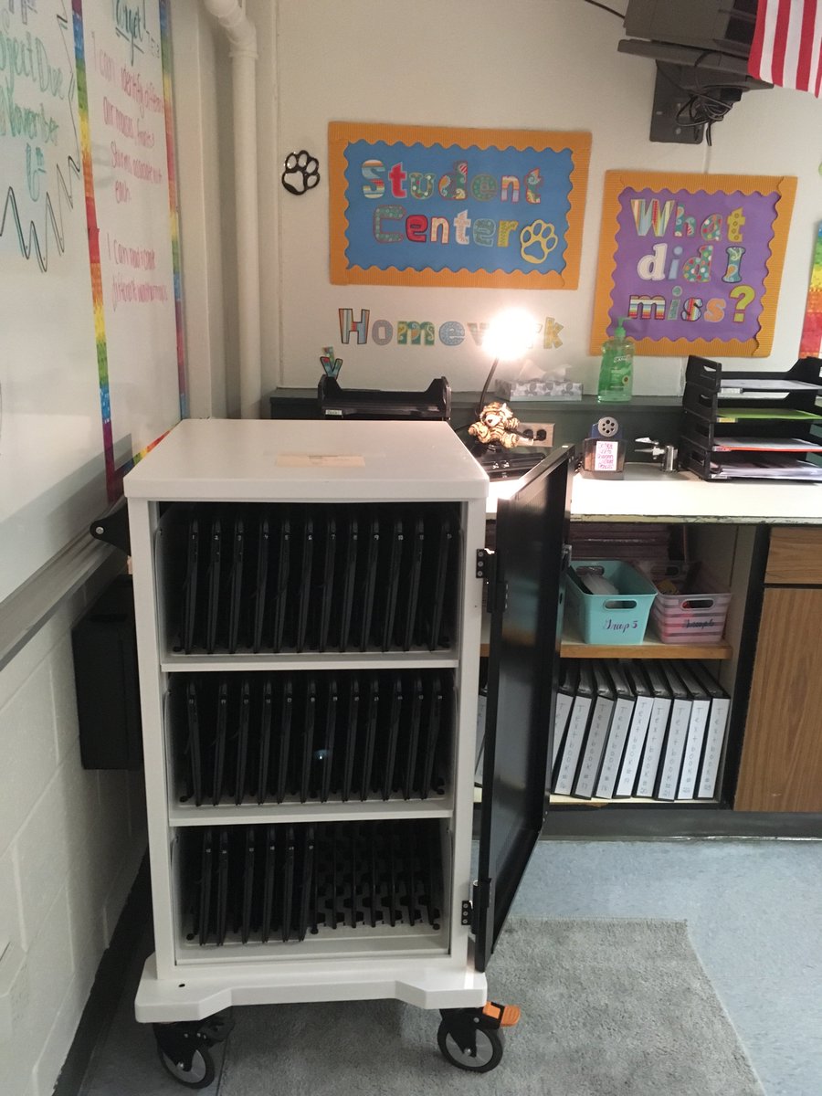 casandra_slagle's tweet image. Classroom laptop cart arrived today! Can&apos;t wait to get started. #techapprentice #techbadge #1to1 @SouthernAMiddle