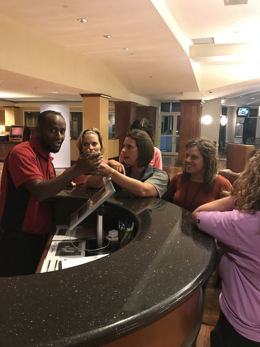 dena_walden's tweet photo. Acting like we know what we are looking for.... SPS and TCE #emanuel @GLISI #BCLS53 #vestieswiththeresties https://t.co/q8XEVQh60W