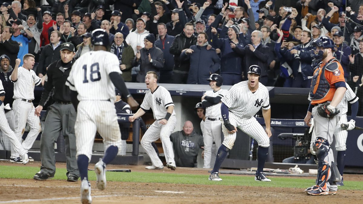 Yankees's tweet photo. We told you ... WE 👏 DON'T 👏 QUIT.

Now let's FINISH! 👎 https://t.co/ej9BbYb0Sz