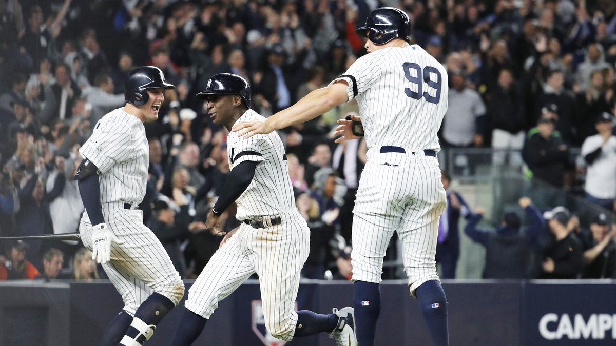 Yankees's tweet photo. We told you ... WE 👏 DON'T 👏 QUIT.

Now let's FINISH! 👎 https://t.co/ej9BbYb0Sz