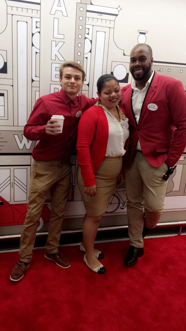 JanFarro's tweet photo. Some more clicks from VIG🎊🎯😊 #BensonhurstTarget #ShowTime #AwesomeTeam #T3276 https://t.co/3EJzUrF90d
