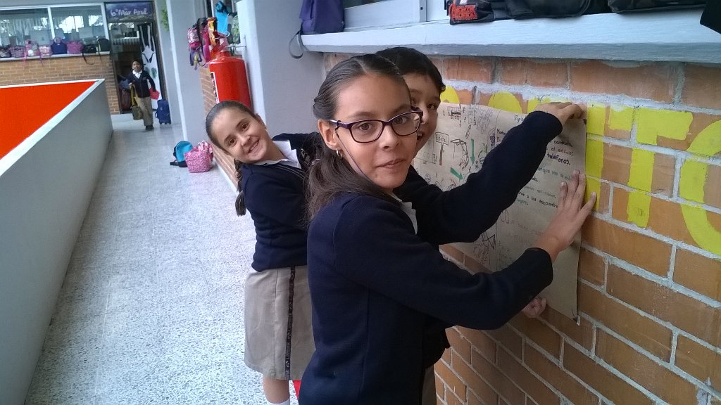 LicAlberto2's tweet photo. Mostrando cómo evitar el pánico en sismos. https://t.co/JewgutaNse