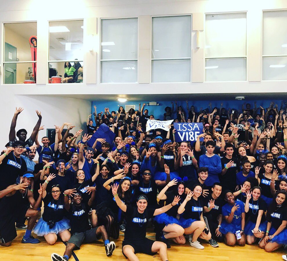 SA_Yearbook2018's tweet photo. CONGRATULATIONS SENIORS! 💙👑4PEAT!!! If you have any color wars pictures please send them to sayearbook2018@gmail.com https://t.co/hlfQg3TFH8