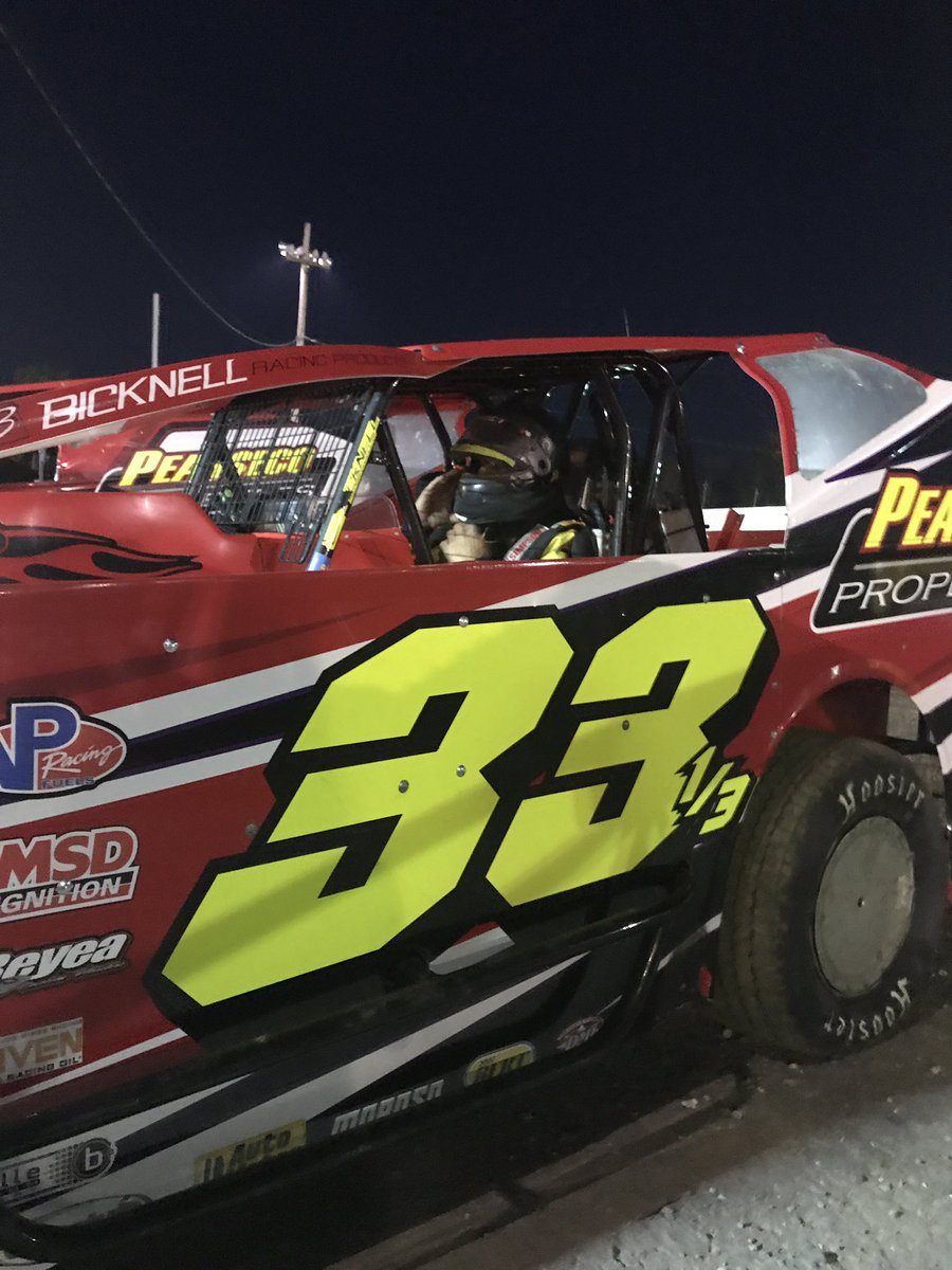 Cryssie618's tweet photo. Tommy Meier double duty in 358 & Big Block #WaldwickWarrior #ESW2017 #PracticeDay https://t.co/UlmNGDxx5c