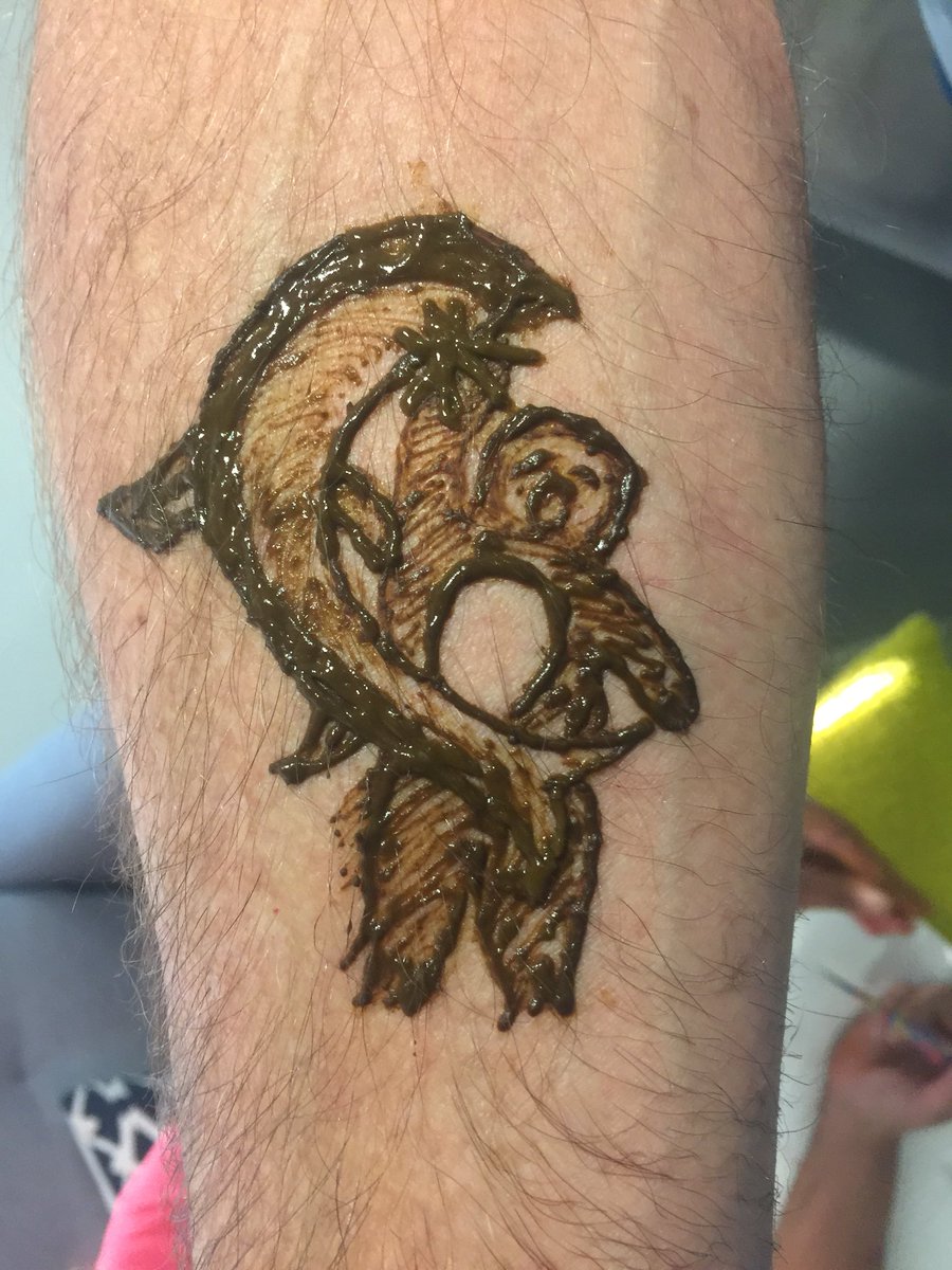 Cajun_Geo's tweet photo. Pretty awesome when @jkbull23 from @climatecorp celebrates #Diwali by getting a #Henna version of your @TripleZThreadz shirt. #WorkBonding https://t.co/L65n9iTEtW