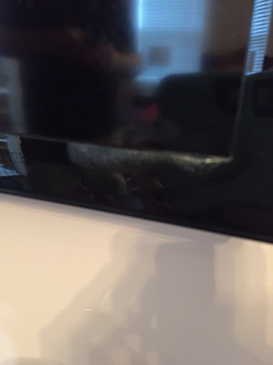 stillAMY1's tweet photo. I have called customer service 3 times starting on 10/6 and still no help, not happy customer, does tech support really exist? @SamsungTV https://t.co/f0f82vrEw5