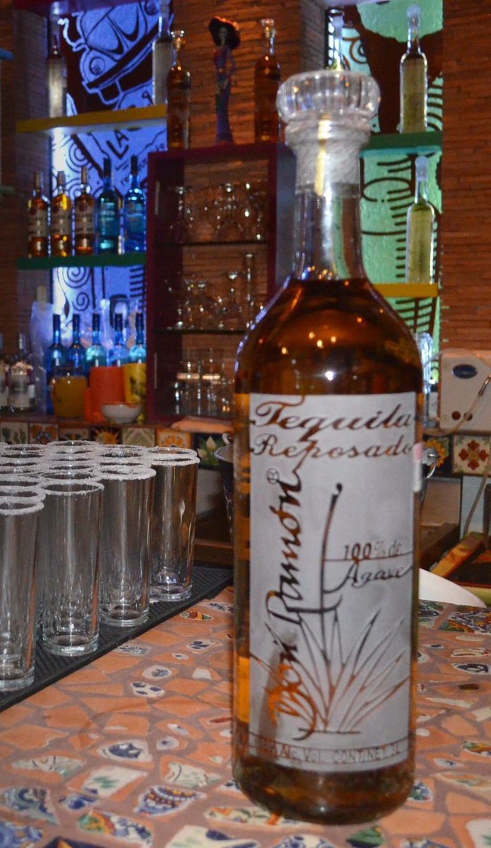 casadonramon's tweet photo. Iniciando semana vamos por todo!! #Tequila #Whisky #VinoDeMesa botellas personalizadas para ese momento especial #CDMX #Cuernavaca #SMA https://t.co/e2MQp7gBfZ
