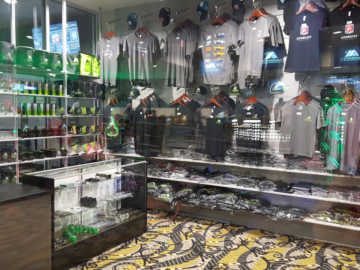 Midway_Mayhem's tweet photo. And of course a gift shop near the exit! @AndrettiOrlando
#andrettiorlando #andrettivip #midwaydoesitbetter https://t.co/NzWT516Nm4