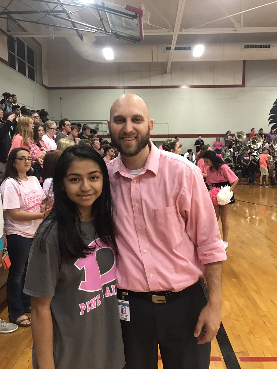 ChristopherAJHS's tweet photo. Let your kids lead - DHS first Renaissance Moment pep rally leader! #JRChat https://t.co/E8zg5HTxhM