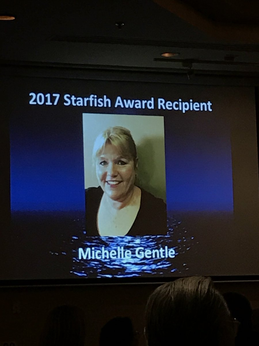 _DAHC_'s tweet photo. Congratulations Michelle Gentle - our 2017 Starfish Award Recipient #Indigenous #Health #IndHealthCon #OctoberMoonGala https://t.co/vuXRV6DyFu