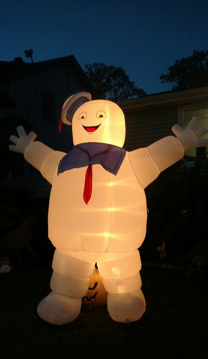 GloriaBB2's tweet image. 'Think of the most harmless thing,  something that could never possibly destroy us." #Ghostbusters #MrStayPuft

Spotted in our neighborhood.