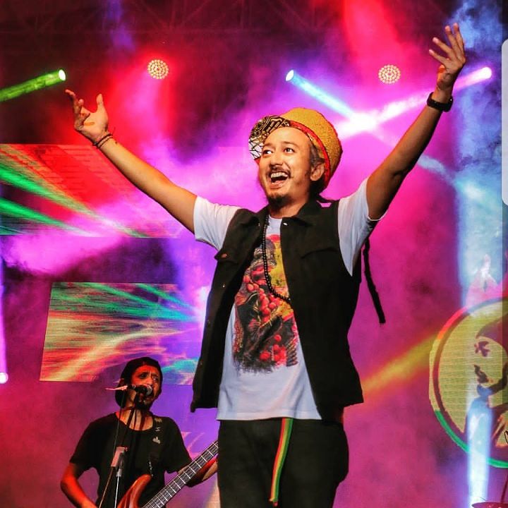 Up !  18 november di Jakarta.  Telah dikonfirmasi saya n the Easy Skankin tampil dengan JULIAN MARLEY di Jakarta Peace Concert.