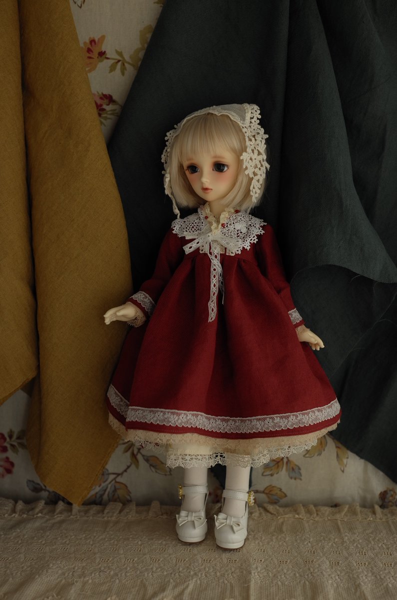 Ancienne 重岡希代子 朝の4時に猫に起こされたので ベルギーリネンでシンプルなワンピースを試作しました 今回のは少し生地が厚めでした いつかまた薄いのも試してみようと思います 型紙がもともとポングラッツ用なので当然といえば当然なのかもしれ