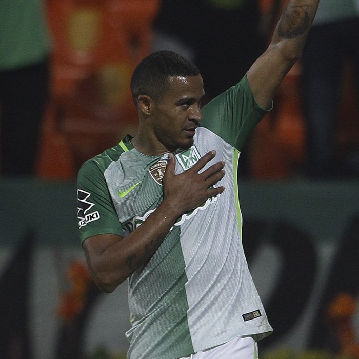 corazonverdAN's tweet photo. FELICITACIONES!!! Grande @Macne10 . Ya dejaste tu huella y que sean muchos títulos y 200 partidos más con el mas grA/Nde. #Mac200 #Mac10 https://t.co/J1GeHyJn9P