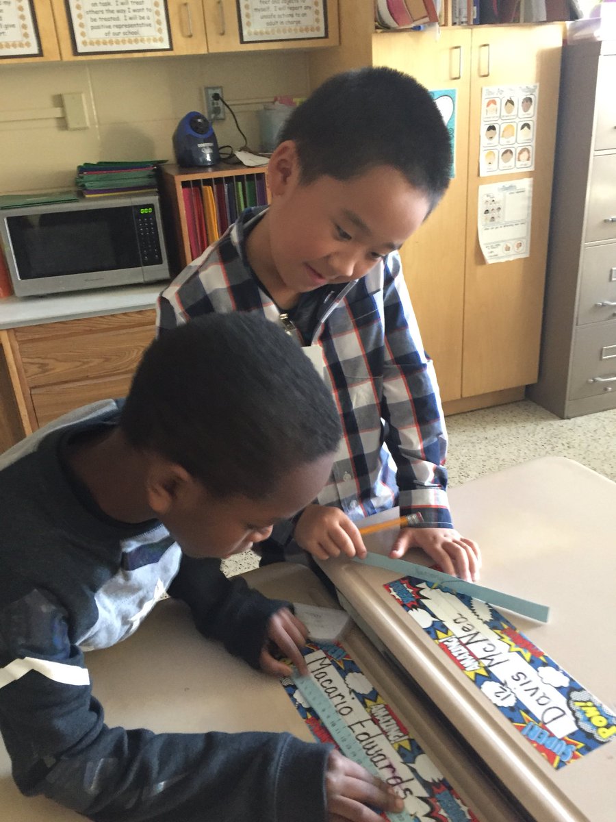 plamykust's tweet photo. 2nd grade math students measuring items in our classroom in centimeters #mathimaticians and #engineers https://t.co/Luzp0NgO0P