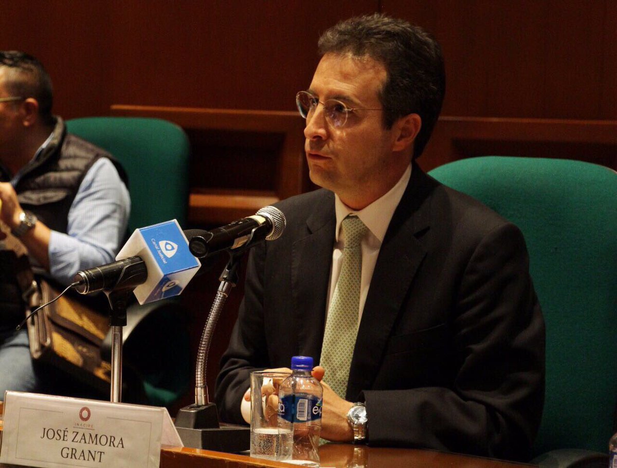 Zamora_Grant's tweet photo. Agradezco a todas y todos por su incondicional apoyo; hoy presenté mi libro titulado La víctima en el nuevo sistema penal mexicano @INACIPE https://t.co/N0RhXxiHKt