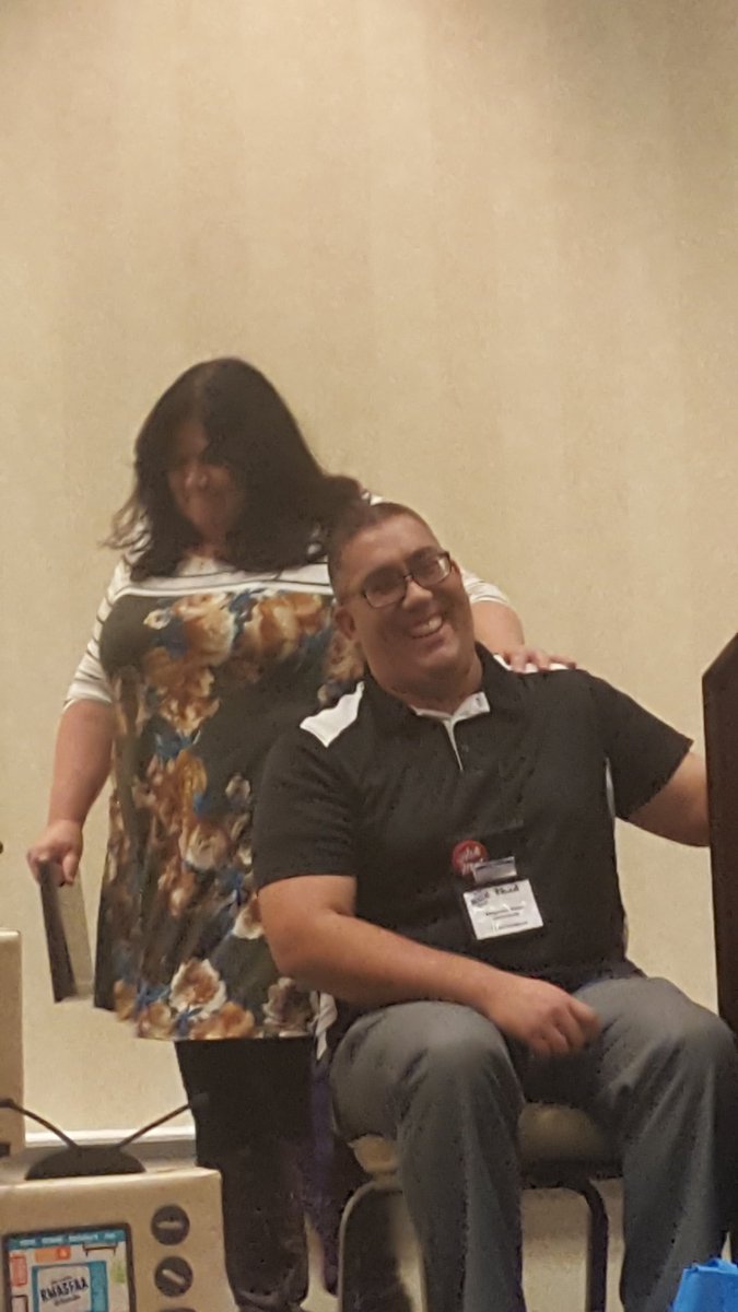 simplegirlstill's tweet photo. Beautiful Myra Pfannenstiel, Ron Smaut award winner and "applause guy" #RMASFAA2017 https://t.co/GNrziIPnpO
