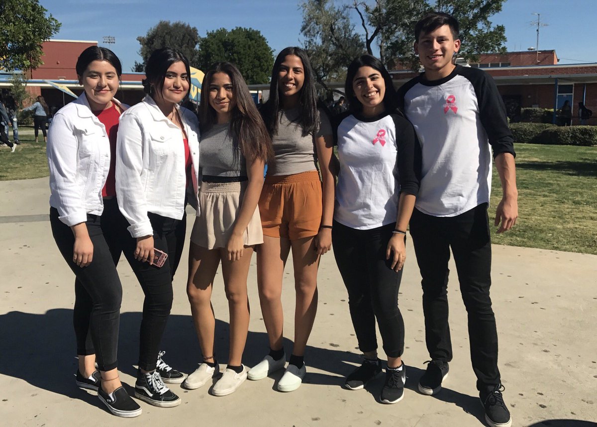 SPIRITSQUADPHS's tweet photo. ✨👯FELLOW POLY PARROTS PARTICIPATING IN SPIRIT WEEK 4 TWIN DAY!👯‍♂️✨ https://t.co/j2p0pAZV0Q