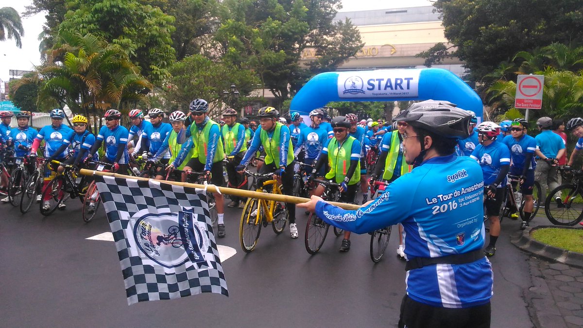 Le tour de anesthesia 

jersey &amp; balon gate by <a href="/trensepedajogja/">tsj_production</a>