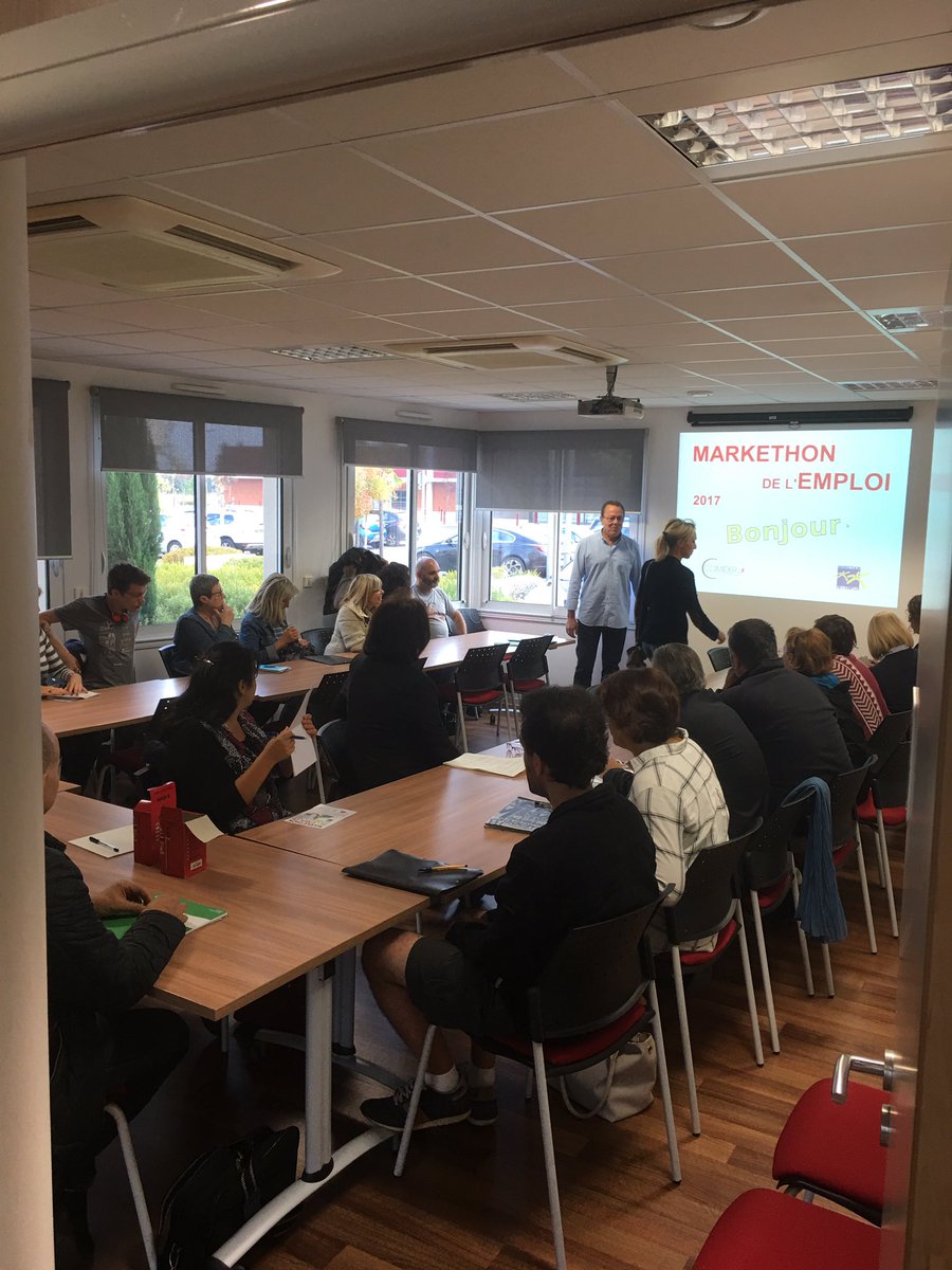 Philblachere's tweet photo. Aujourd'hui au #poleemploi Vauvert #Gard réunion pour préparer des demandeurs d'emploi au #markethon qui aura lieu demain avec le #comider https://t.co/pOUd3ZTz0M